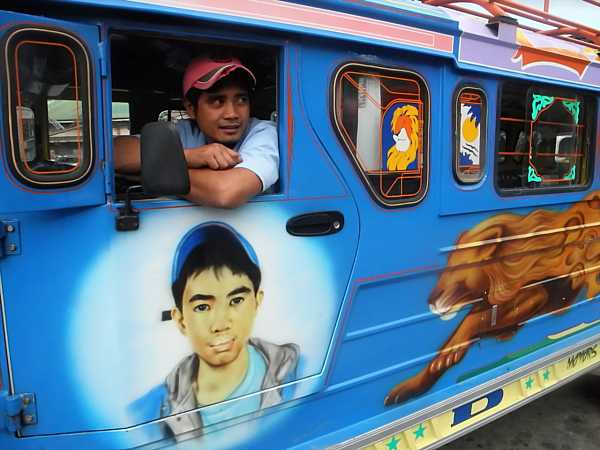 Philippines Jeepney driver 3 (2)