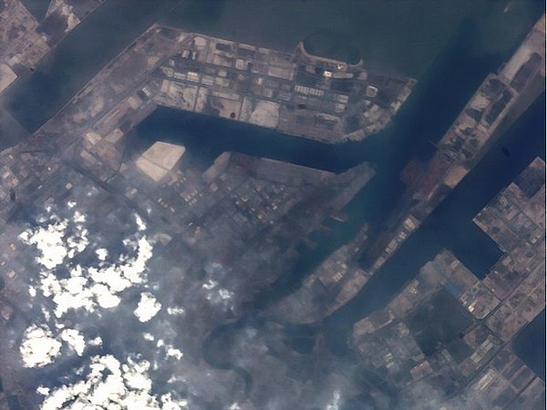 Port_of_Tianjin_ISS036-E-35032_DCE