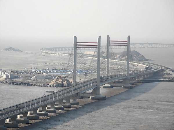 Donghai Bridge, one of the longest sea bridges in the world